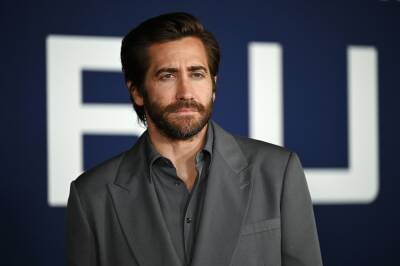 Jake Gyllenhaal Talks Hanging Out Of A Moving Vehicle In Wild ‘Ambulance’ Stunt: ‘That’s Why You Make A Michael Bay Movie’ - etcanada.com - Los Angeles