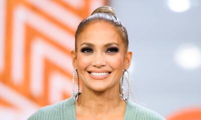 Jennifer Lopez sparks engagement rumors after rocking large diamond ring - hellomagazine.com - New York - Los Angeles - city Culver City