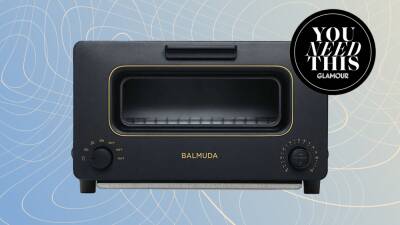 This Japanese Toaster Oven Makes the Crispy Bagels of My Dreams - www.glamour.com - Japan - city Sandwich