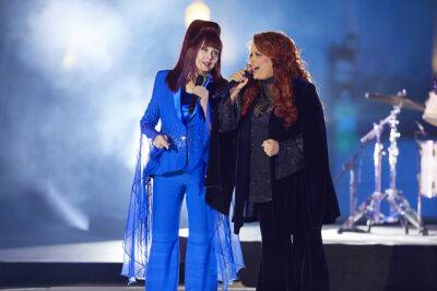 The Judds’ Country Music Hall Of Fame Induction To Proceed As Scheduled After Death Of Naomi Judd - etcanada.com
