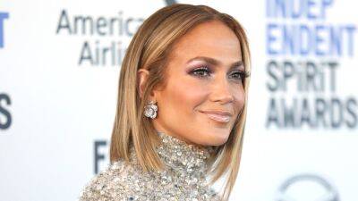 Even Jennifer Lopez, Queen of Glam, Is Embracing the Coastal Grandmother Aesthetic - www.glamour.com