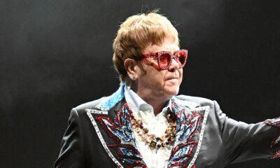 Elton John shares emotional tribute as he makes surprise appearance - hellomagazine.com - New York
