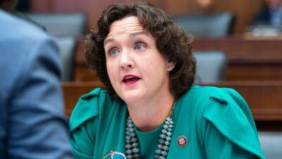 Katie Porter Patiently Explains to Congress That Inflation Actually Impacts Real Families - www.glamour.com - New York - USA - county Porter - county Warren - city Elizabeth