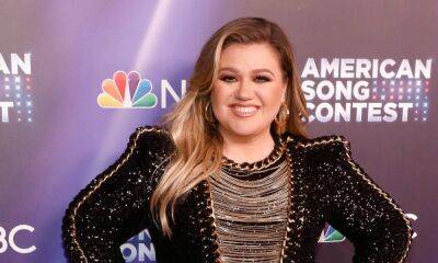 Kelly Clarkson teases new addition to the family as she welcomes surprise appearance to her show - hellomagazine.com