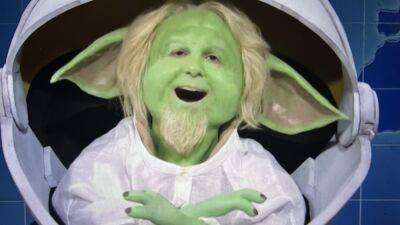 ‘SNL’s Weekend Update: Baby Yoda Returns To Promote ‘Obi-Wan Kenobi’, Talks Up “Spiritual” Awakening - deadline.com - city Santana