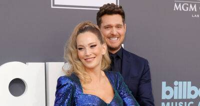 Michael Buble Cradles Pregnant Wife Luisana's Pregnant Belly at Billboard Music Awards 2022 - www.justjared.com - state Nevada