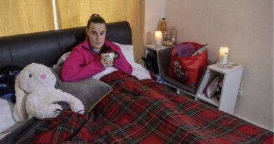 Scots single mum hit with £760 electricity bill forced to use candles to light home - www.dailyrecord.co.uk - Scotland - county Hamilton
