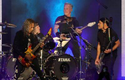 Watch James Hetfield thank his Metallica bandmates in emotional on-stage speech - www.nme.com - Brazil