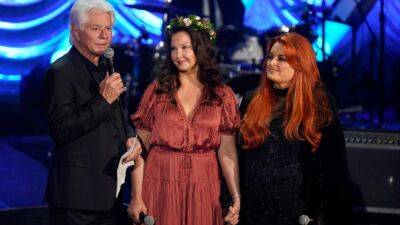 Naomi Judd's Husband Larry Strickland Speaks Out for First Time at Late Wife's Tribute - www.etonline.com - city Vienna