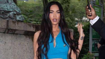 Megan Fox Says She Cut a Hole in Her Jumpsuit to 'Have Sex' With Machine Gun Kelly - www.etonline.com - Los Angeles - Las Vegas - city Sin