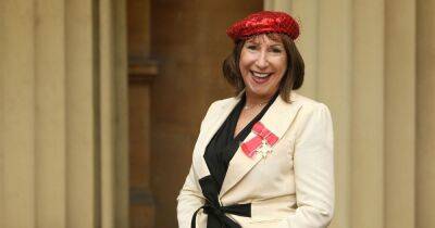 Kay Mellor dies: Fat Friends and Band of Gold writer dead aged 71 - www.manchestereveningnews.co.uk - Charlotte - city Moore