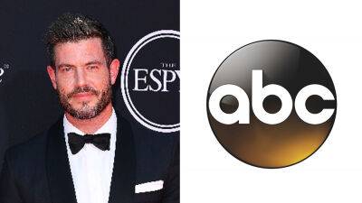 Jesse Palmer Takes Over Hosting Duties on ‘Bachelor In Paradise’ - deadline.com - Mexico - county Harrison - county Wells