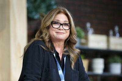 Valerie Bertinelli Responds To Fan Who Says She Looks ‘Distressed and Sad’ Amid Divorce From Tom Vitale - etcanada.com - Los Angeles - California - county Cleveland