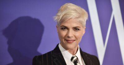 Selma Blair used to bite celebrities — one even punched her for it! - www.wonderwall.com - London - Los Angeles - county Blair