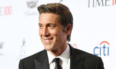 David Muir shares adorable photo from home as fans see double - hellomagazine.com