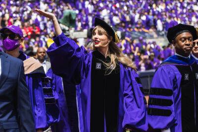 Taylor Swift to NYU grads: ‘My mistakes lead to the best things in my life’ - nypost.com - New York - New York - county Story - county Love