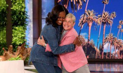 Watch Michelle Obama and Ellen DeGeneres’s hilarious and rocky golf cart ride - us.hola.com
