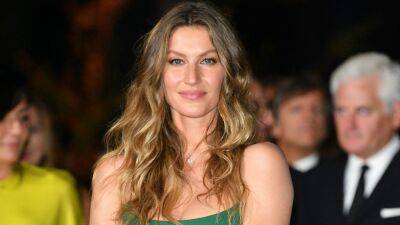 Gisele Bündchen Recalls Attending Oscars With Leonardo DiCaprio and the Runway Outfit That Made Her Cry - www.etonline.com