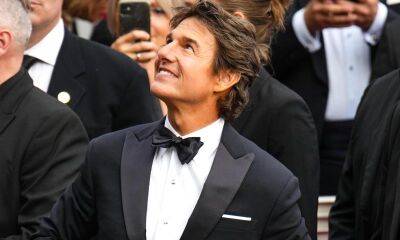 Tom Cruise surprised with Palme d’Or at Cannes Film Festival as jets decorate the sky in his honor - us.hola.com - France