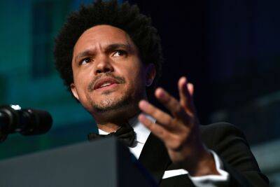 Trevor Noah Pays Tribute To The Press In Powerful Closing Remarks At White House Correspondents’ Dinner - etcanada.com - Ukraine - Russia