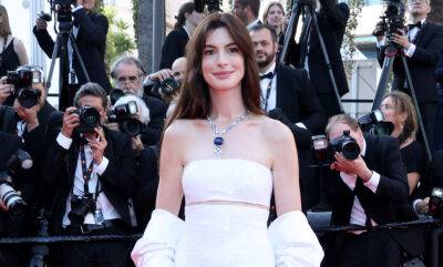 Anne Hathaway Looks Gorgeous at 'Armageddon Time' Cannes Premiere, Gets 7-Minute Standing Ovation! - www.justjared.com - France - USA - city Santoni
