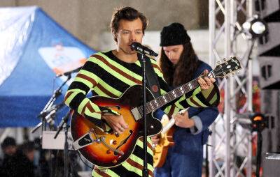 Harry Styles on overturning of Roe v. Wade: “It’s quite scary to see how far backwards we’re going” - www.nme.com - USA