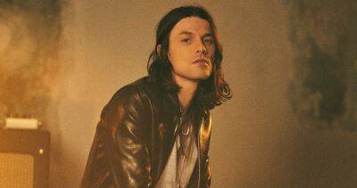 James Bay on new album Leap: "For the first time ever, I'm writing from a place of vulnerability" - www.officialcharts.com - Britain