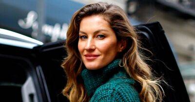 Gisele Bundchen Says Wearing Barely-There Top in 1998 Alexander McQueen Show Was ‘Traumatizing’ - www.usmagazine.com - Britain - Brazil - London