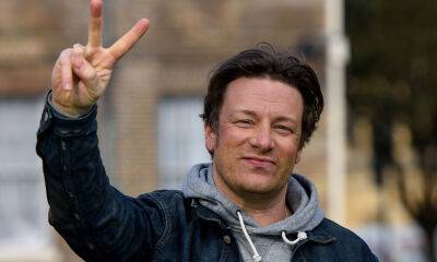 Jamie Oliver inundated with support following protest outside Downing Street - hellomagazine.com - Britain