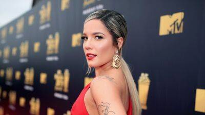 Halsey Says Record Label ‘Won’t Let’ Her Release New Song ‘Unless They Can Fake a Viral Moment on TikTok’ (Video) - thewrap.com