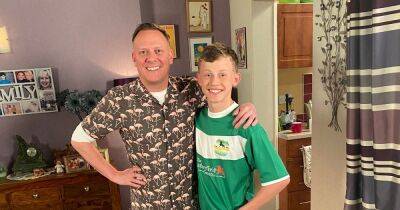 ITV Corrie's Sean star Antony Cotton says 'welcome home' as he teases on-screen son's return with sweet snap - www.manchestereveningnews.co.uk - Manchester