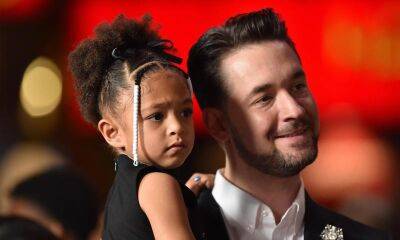 Alexis Ohanian takes daughter Olympia mini-golfing for sweet ‘daddy-daughter date’ - us.hola.com