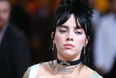 Billie Eilish Says She Gets ‘Offended’ At How People React To Her Tourette’s Syndrome: ‘They Think I’m Trying To Be Funny’ - etcanada.com