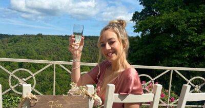 Kelsey Parker shares emotional snap at first wedding without Tom and raises glass in his memory - www.ok.co.uk