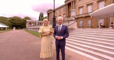 Inside Buckingham Palace as Holly and Phillip tour Queen's London residence on This Morning - www.ok.co.uk