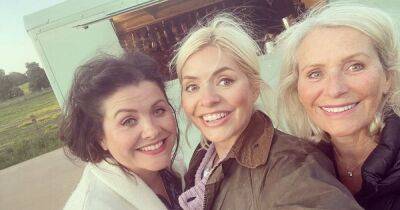 Holly Willoughby fans amazed as she celebrates mum's 74th birthday with rare selfie - www.ok.co.uk
