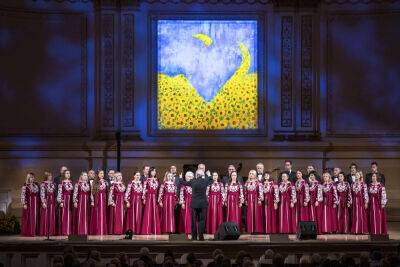 Richard Gere Helps Carnegie Hall Raise Money For Ukraine - etcanada.com - New York - county Hall - Ukraine