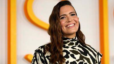 Mandy Moore’s Net Worth Makes Her the Wealthiest Star on ‘This Is Us’—Here’s Her Salary - stylecaster.com - New York - USA - Florida - state New Hampshire
