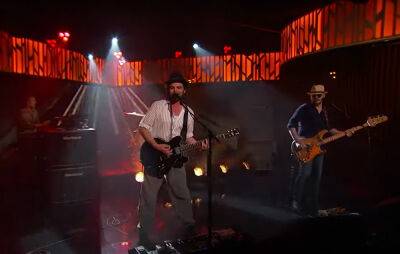 Supergrass make debut on ‘Jimmy Kimmel Live’ with ‘Richard III’ performance - www.nme.com - Britain - USA
