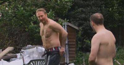 'What the hell am I watching?' ITV Corrie fans baffled by wet stripping scenes as Tyrone and Phill fight over Fiz - www.manchestereveningnews.co.uk