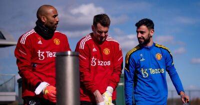 Manchester United stars Bruno Fernandes and David de Gea send message to Lee Grant - www.manchestereveningnews.co.uk - Manchester - county Lee - city Stoke - county Grant