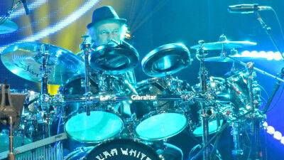 Alan White Dies: Drummer For Yes, Plastic Ono Band Was 72 - deadline.com - Britain - Seattle - county Durham