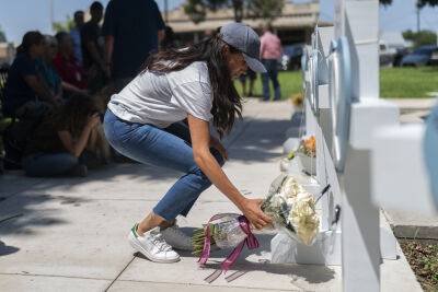 Meghan Markle Visits Uvalde, Texas To Pay Her Respects To The Victims Of The Elementary School Shooting - etcanada.com - USA - Texas - California - Houston - county Uvalde