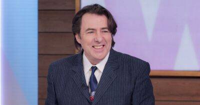 Jonathan Ross shares the thing that 'irritates' him about his looks as he reveals awkward encounter - www.manchestereveningnews.co.uk