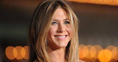 Jennifer Aniston pokes fun at divorce to Brad Pitt on final Ellen DeGeneres show - www.ok.co.uk
