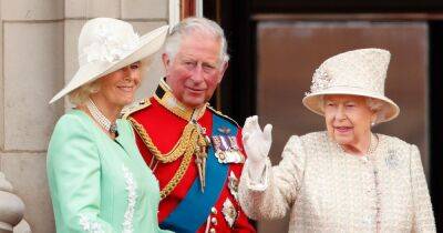 Queen to stand on balcony alongside her three heirs at Jubilee to 'show future of monarchy' - www.ok.co.uk