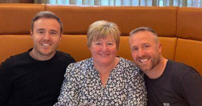ITV Coronation Street's Alan Halsall distracts fans as he shares snap with lookalike family members - www.manchestereveningnews.co.uk - Italy - Manchester
