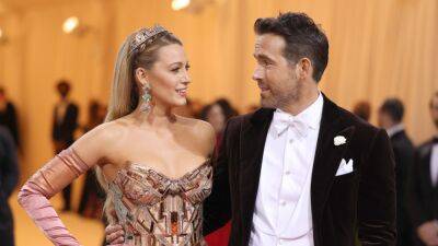 Blake Lively's Met Gala Reveal Required the Help of 3 Full-Grown Men - www.glamour.com