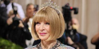 Anna Wintour Accessorizes Her Met Gala 2022 Look with a Tiara - www.justjared.com - New York
