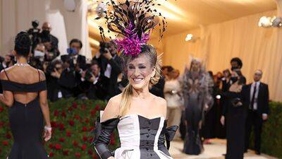 Sarah Jessica Parker Is the Queen of the 2022 Met Gala -- See Her Style - www.etonline.com - New York